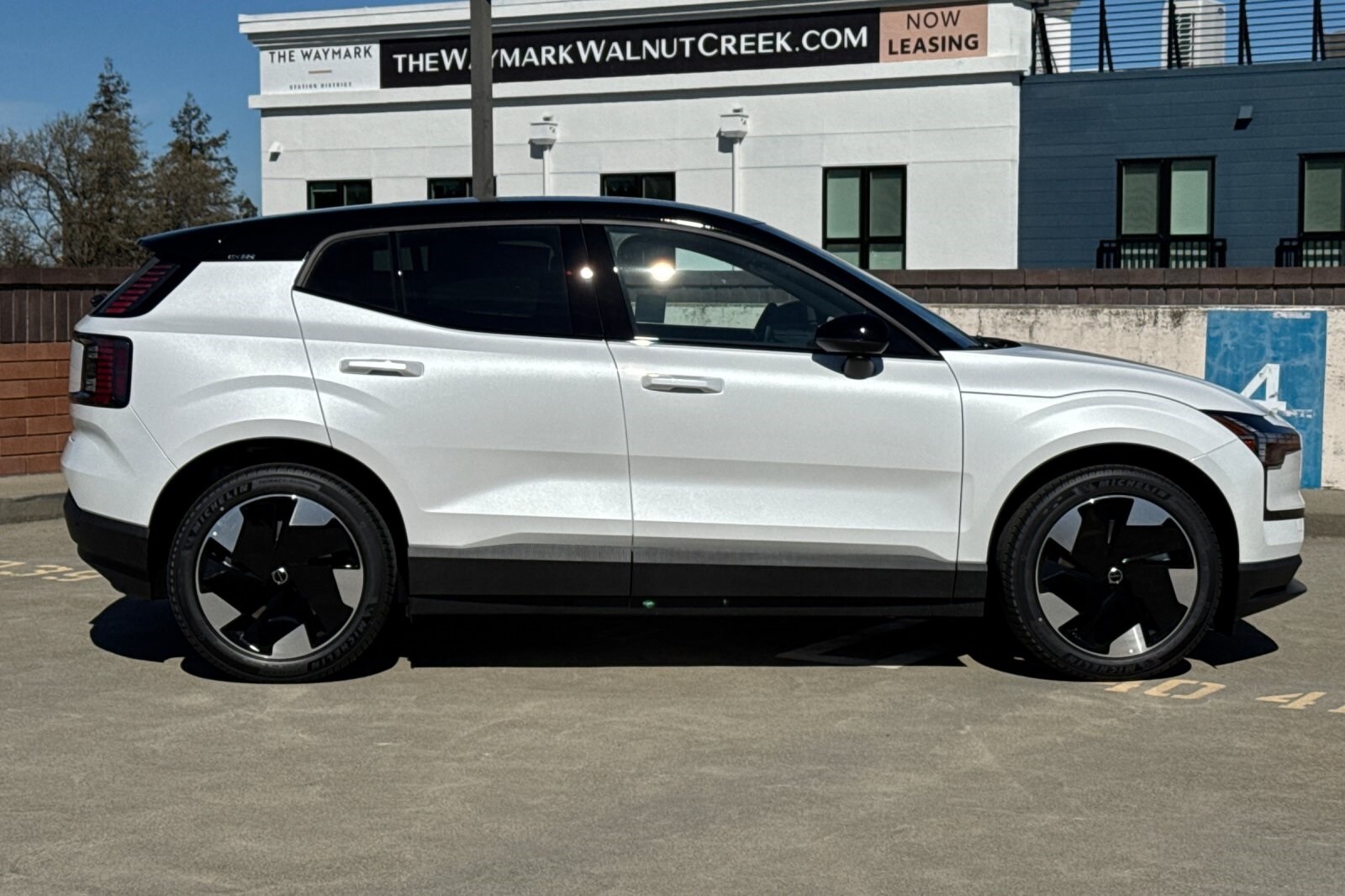 2025 Volvo EX30 Plus photo 3