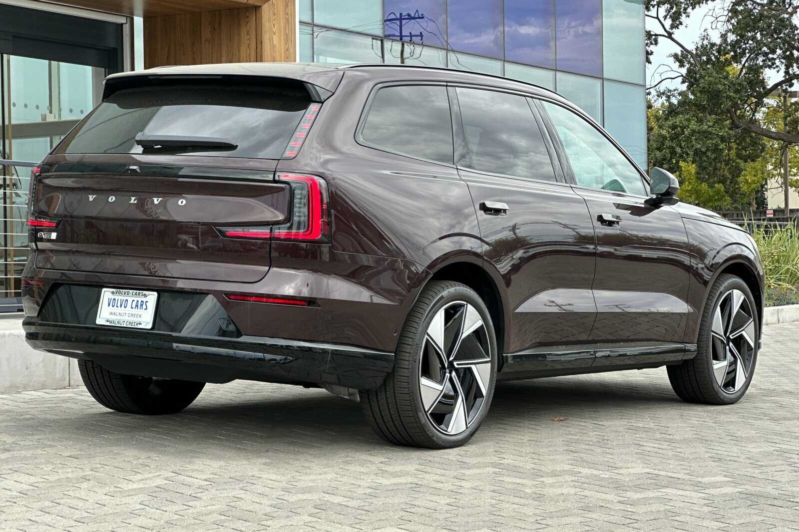 2025 Volvo EX90 Twin Motor Performance Ultra photo 4