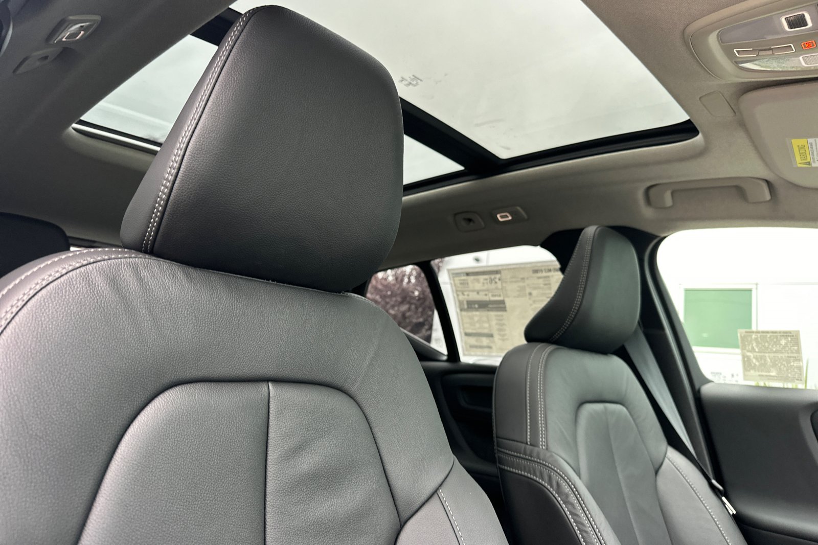 2026 Volvo XC40 Core - Photo 17