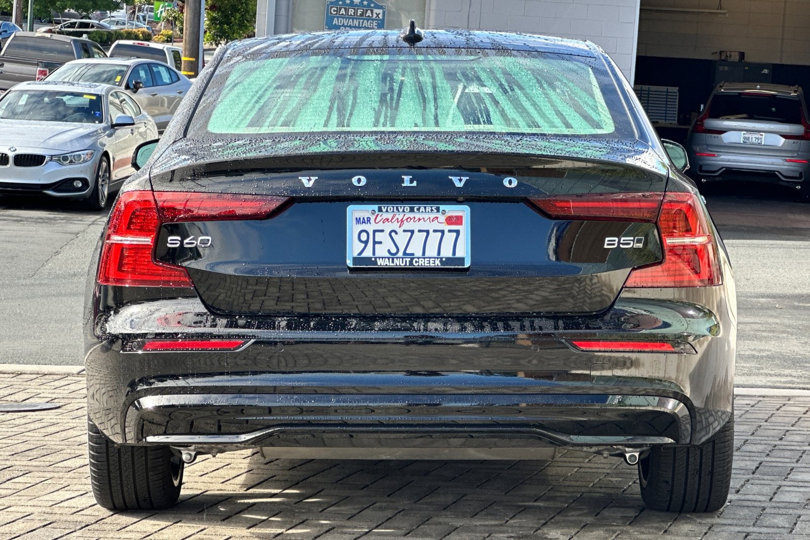 2023 Volvo S60 B5 AWD Core Dark photo 4