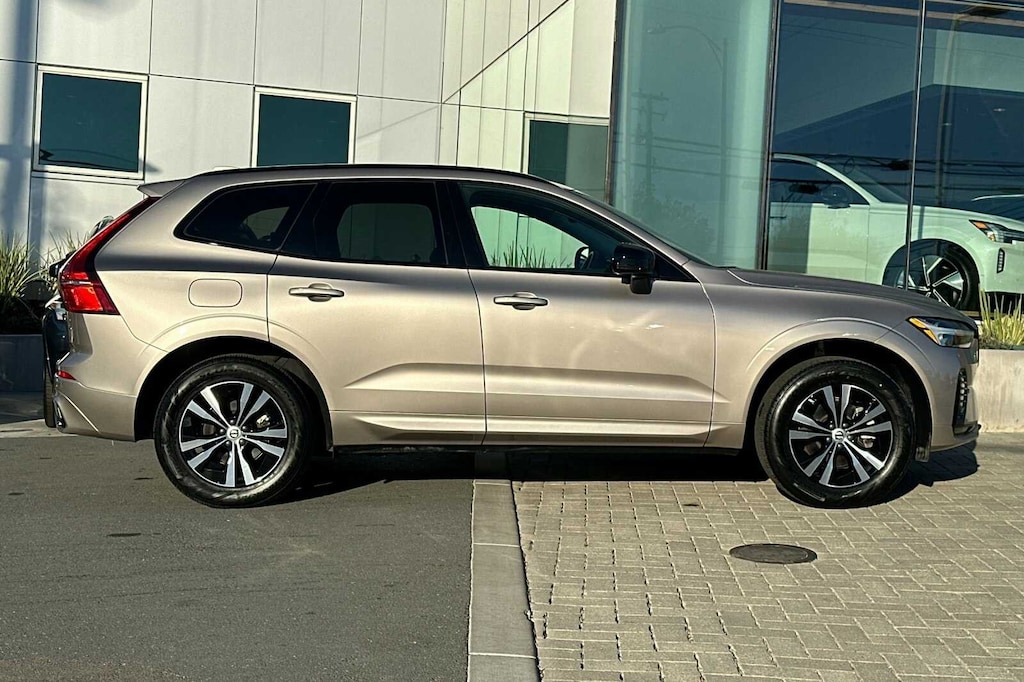 Certified 2025 Volvo XC60 B5 Core SUV
