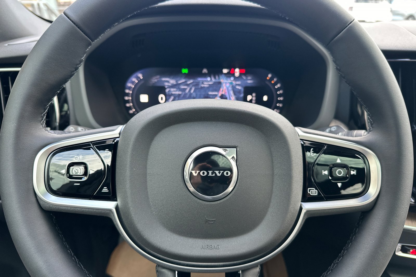 2026 Volvo XC60 Plus - Photo 23