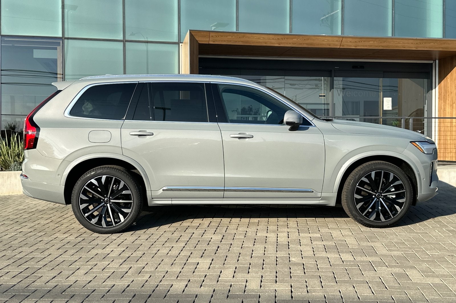 2022 Volvo XC-90 Inventory | Volvo Cars Walnut Creek