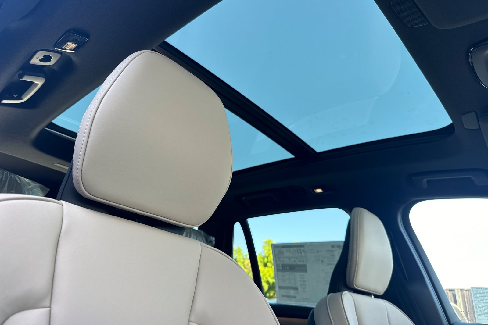 2025 Volvo XC90 Core - Photo 16