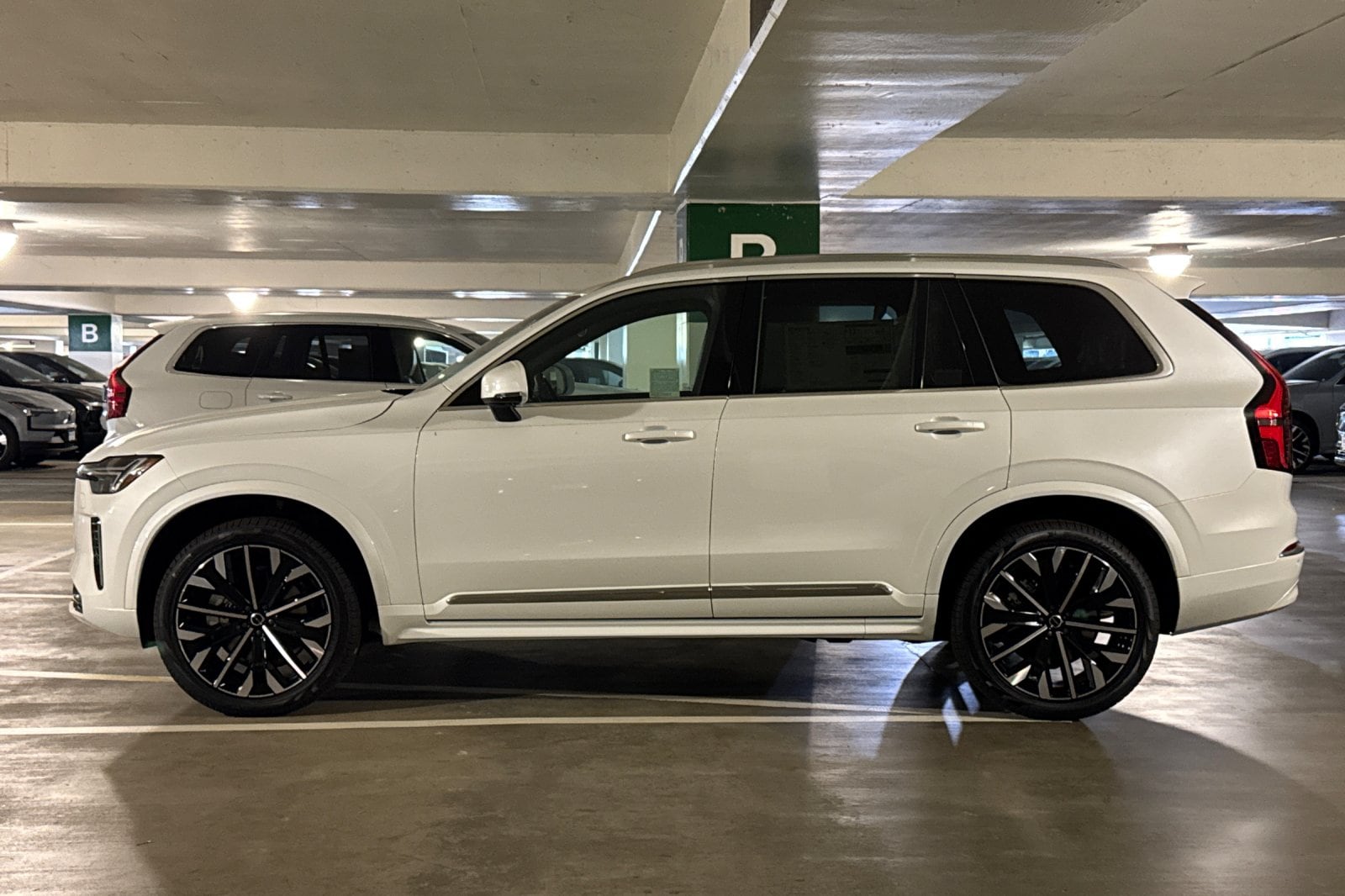 2025 Volvo XC90 B6 (2025.5) Core photo 6