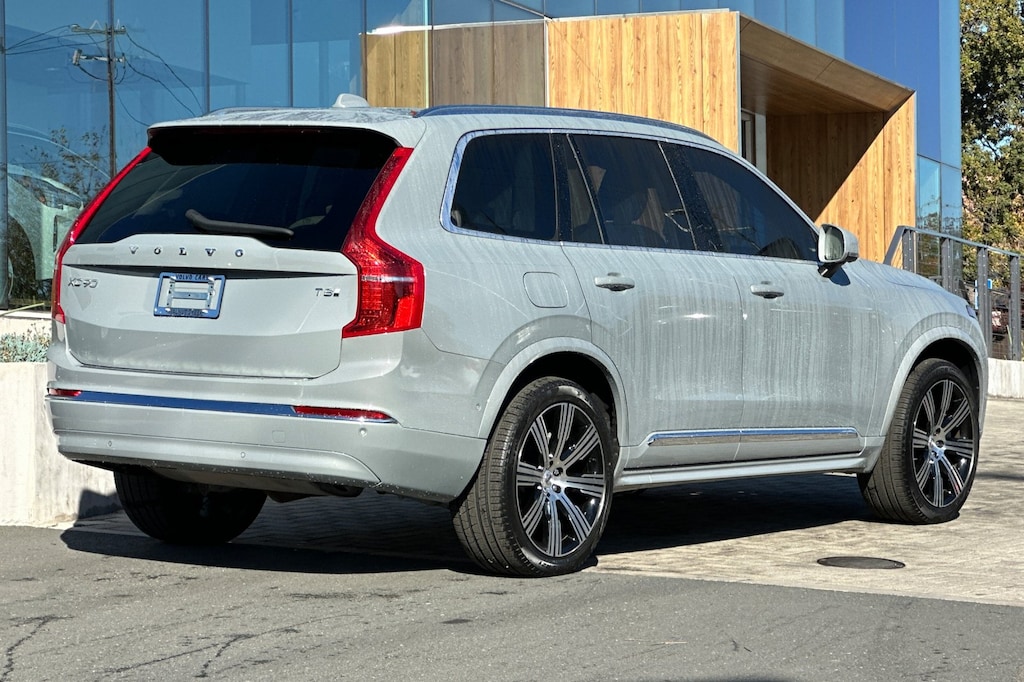2025 Volvo XC90 T8 photo 4