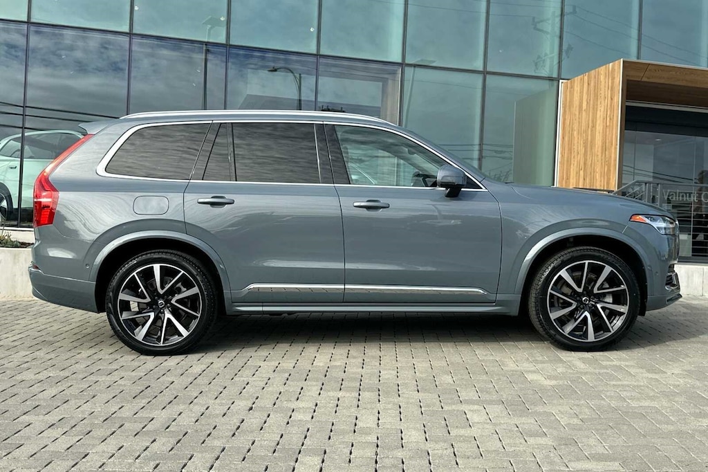 2023 Volvo XC90 AWD Plus photo 3
