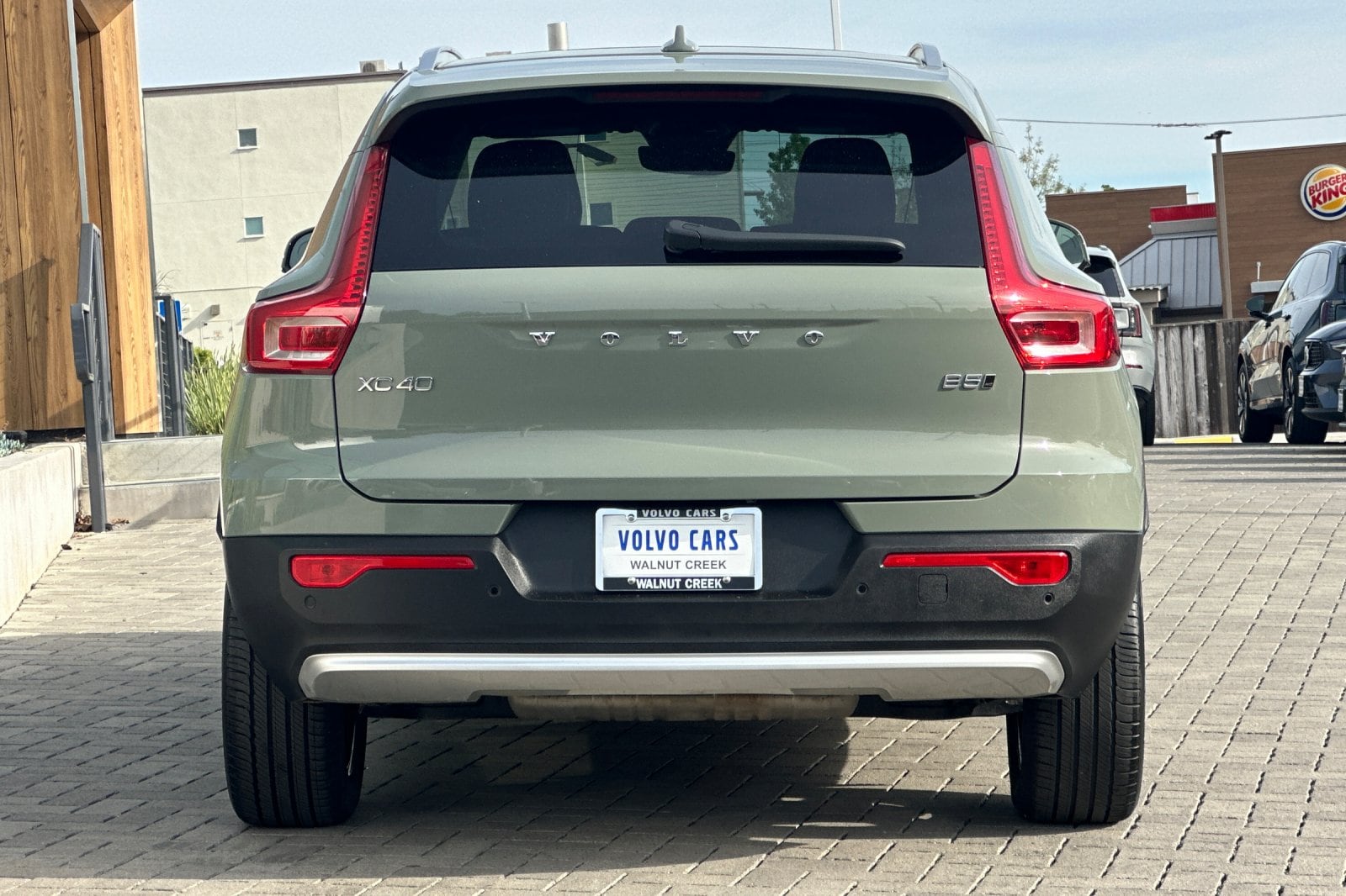 2025 Volvo XC40 B5 Core Bright Theme photo 4