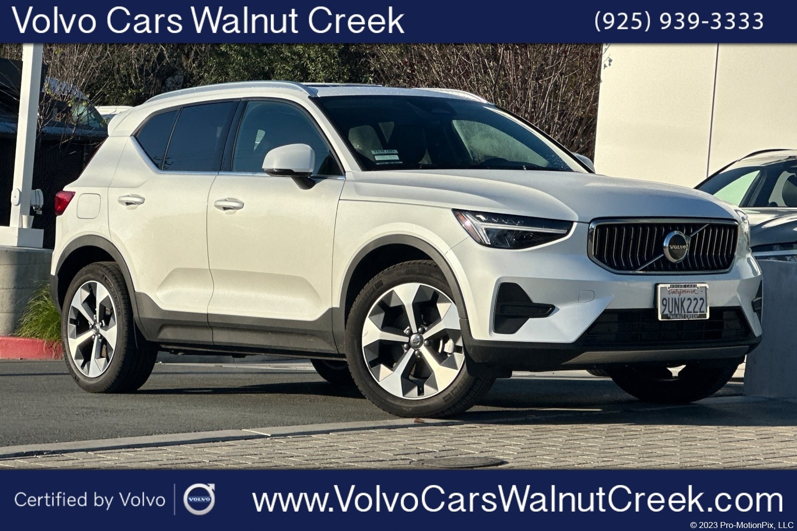 2025 Volvo XC40 Core's photo
