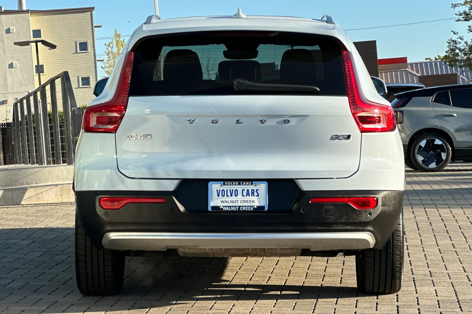 2025 Volvo XC40 B5 Plus Bright Theme photo 4