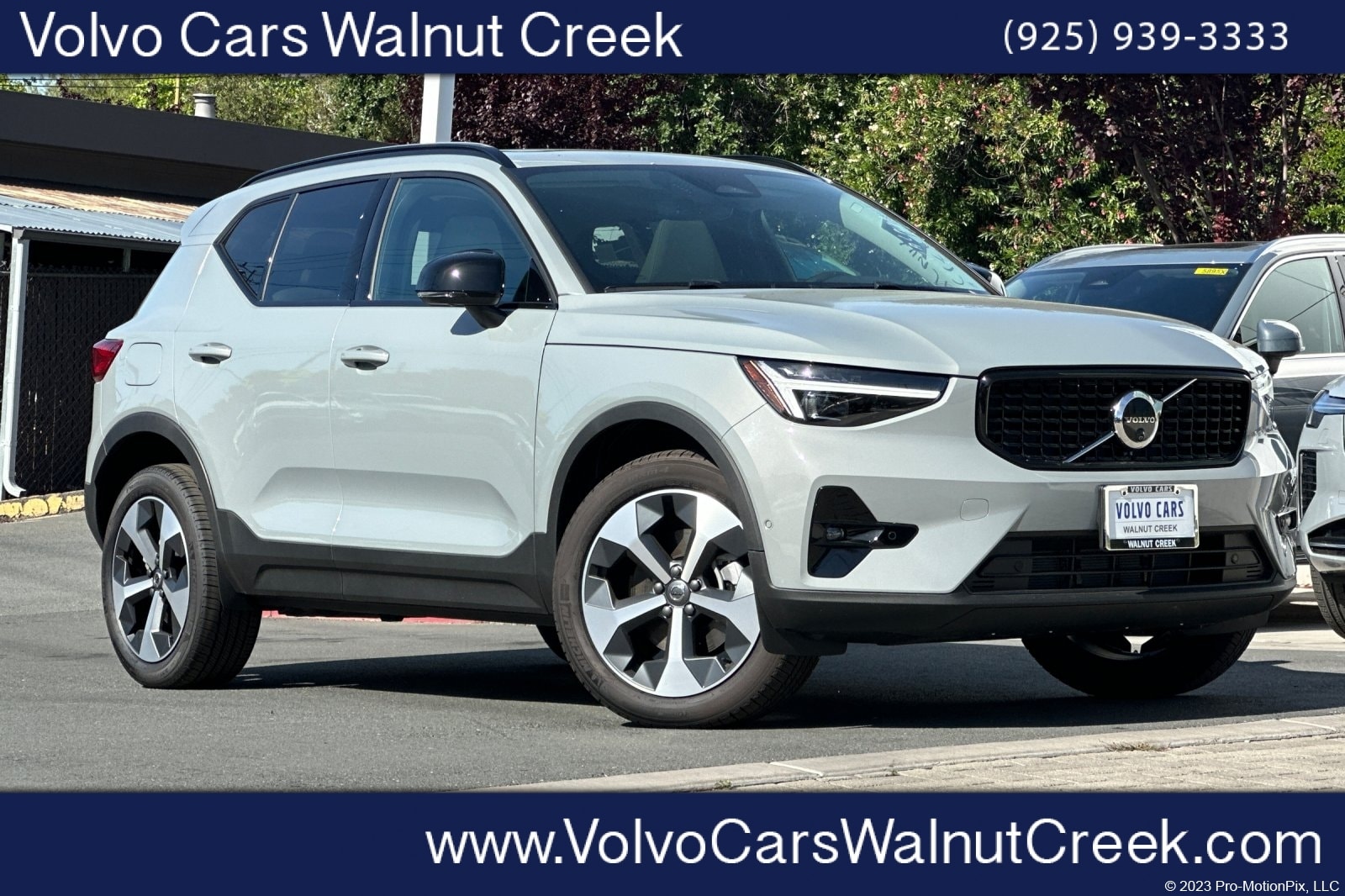 2026 Volvo XC40 B5 Plus Dark AWD's photo