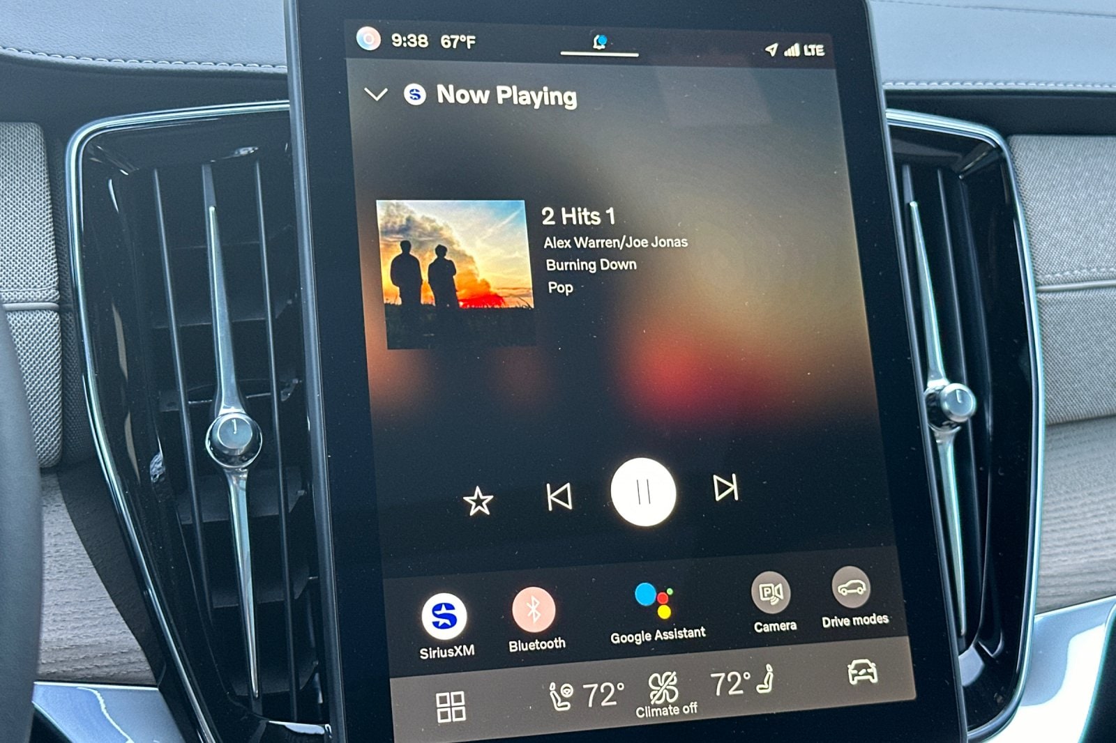 2025 Volvo XC90 Core - Photo 17