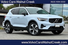 2026 Volvo XC40 B5 Plus SUV