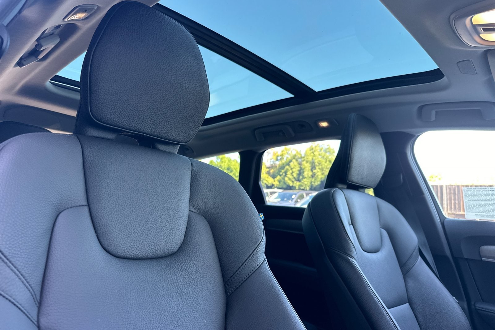 2025 Volvo V90 Cross Country Plus - Photo 17
