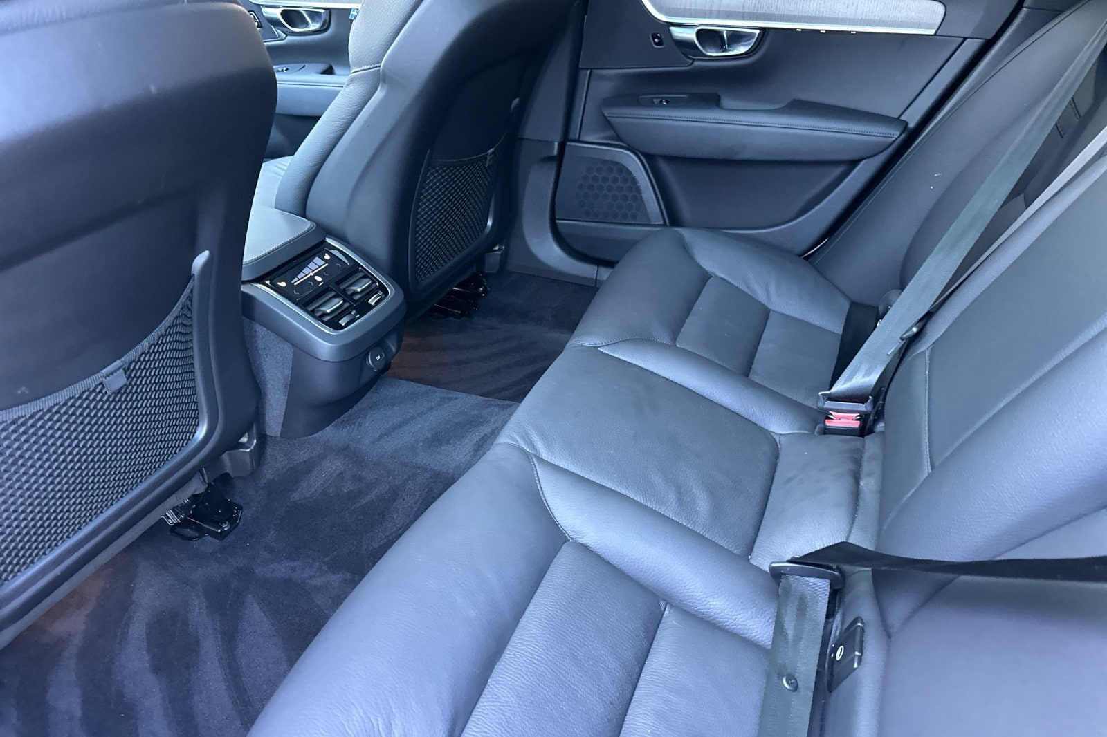 2025 Volvo V90 Cross Country Plus - Photo 12