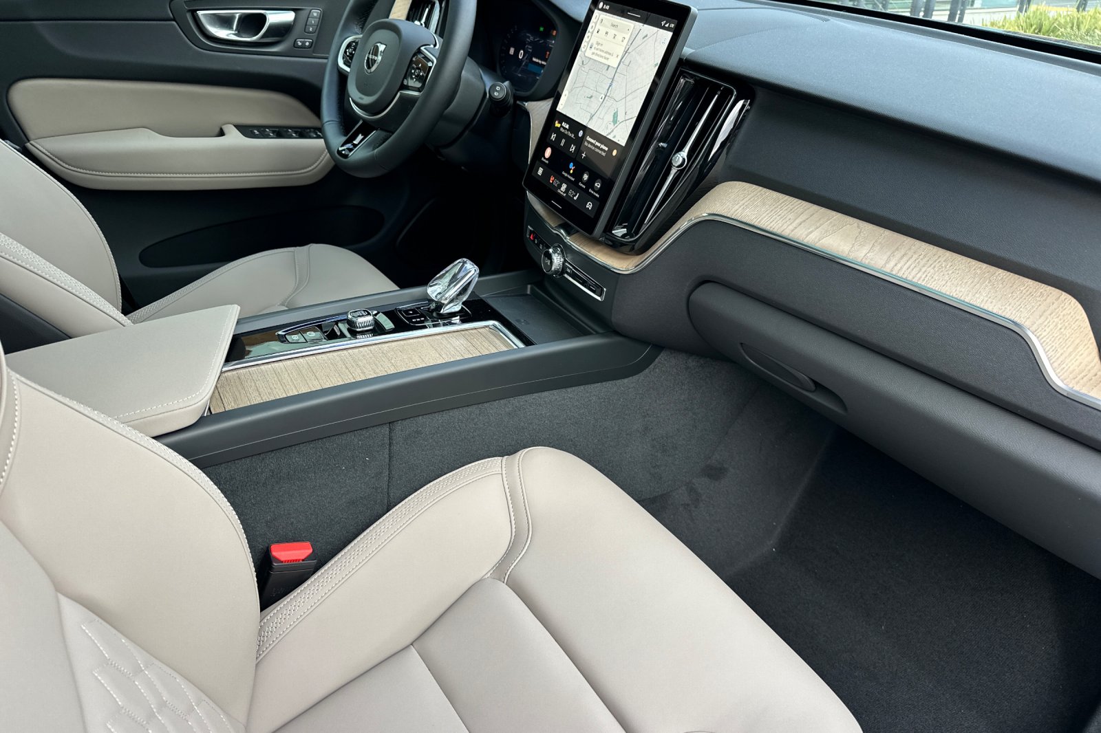 2026 Volvo XC60 Plus - Photo 15