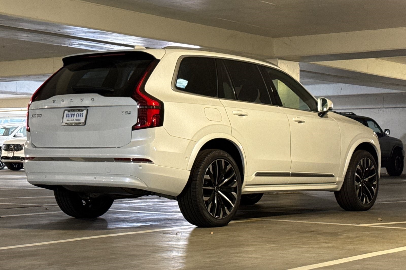 2026 Volvo XC90 T8 Plus photo 4