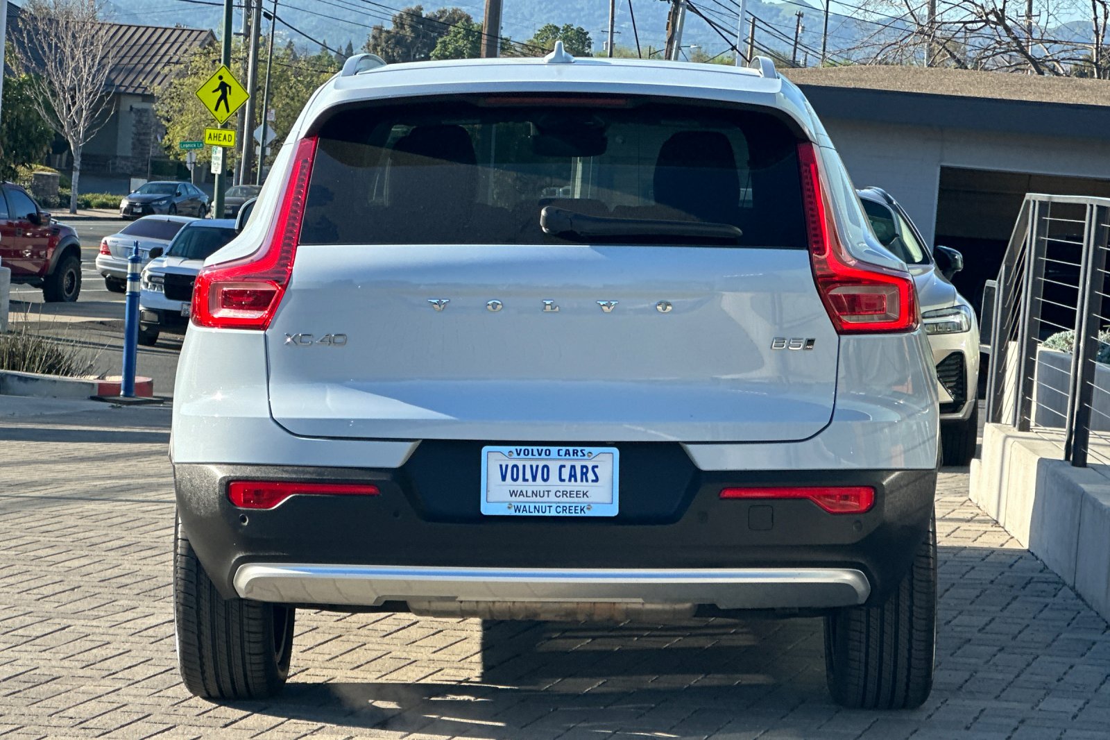 2025 Volvo XC40 B5 Plus Bright Theme photo 4