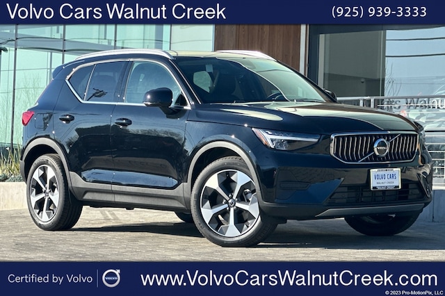2025 Volvo XC40 B5 Core Bright Theme SUV