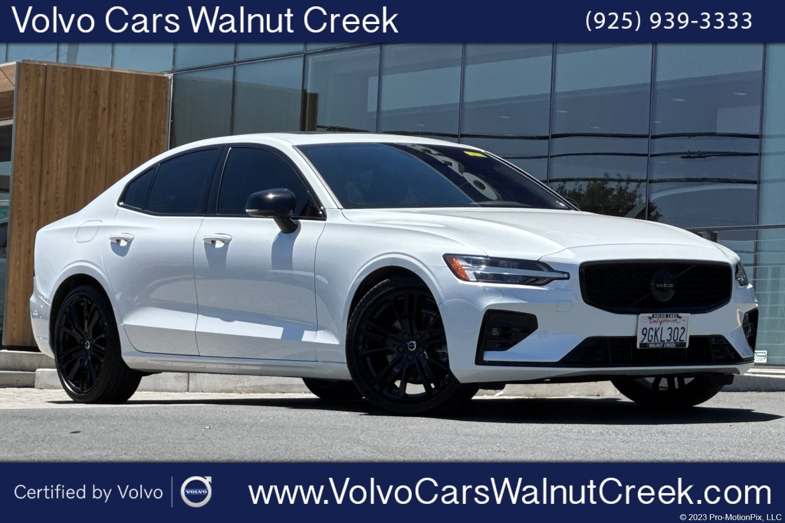 2023 Volvo S60 B5 Plus Black Edition's photo