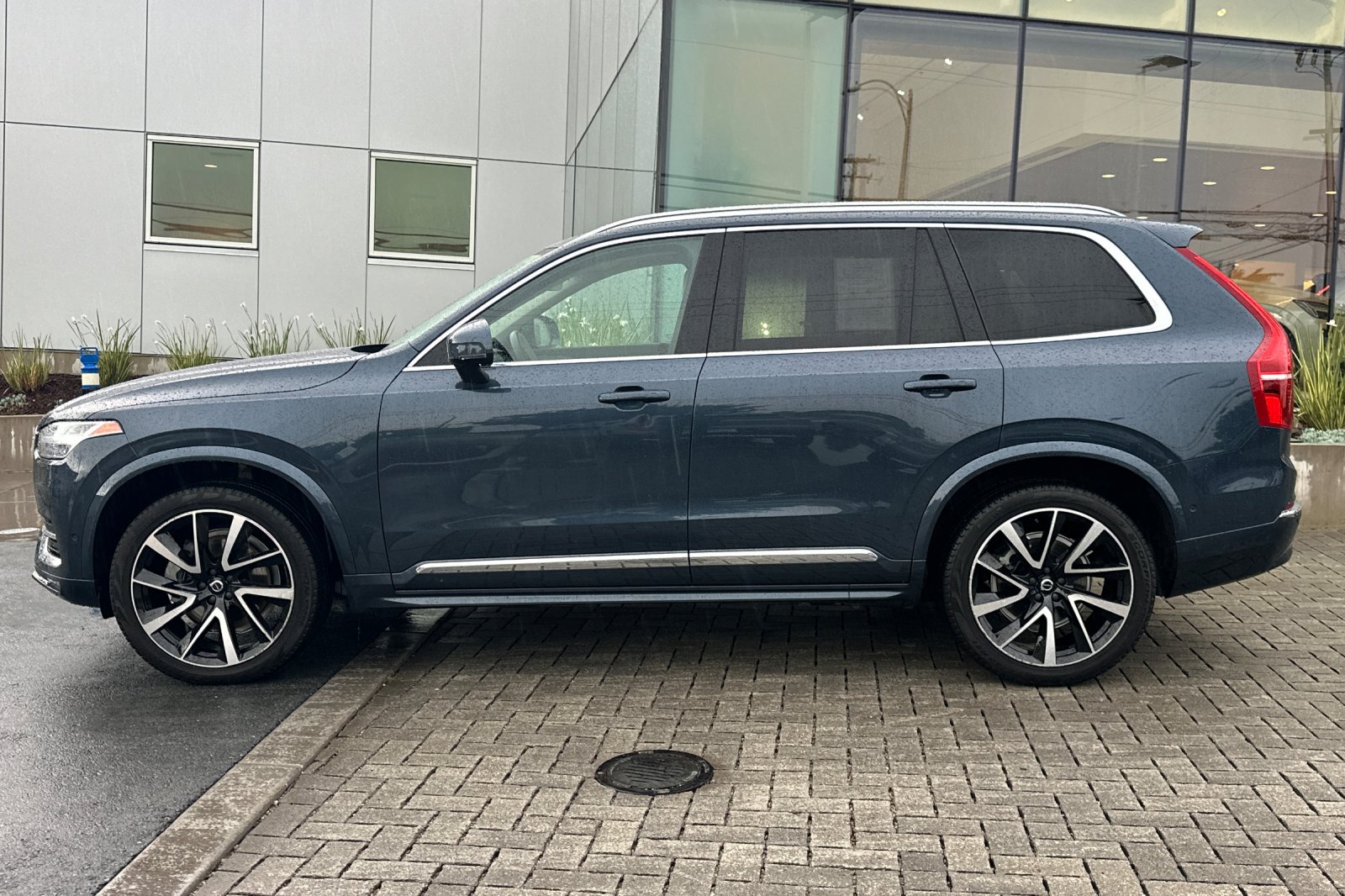2023 Volvo XC90 B6 AWD Plus 6-Seater photo 6