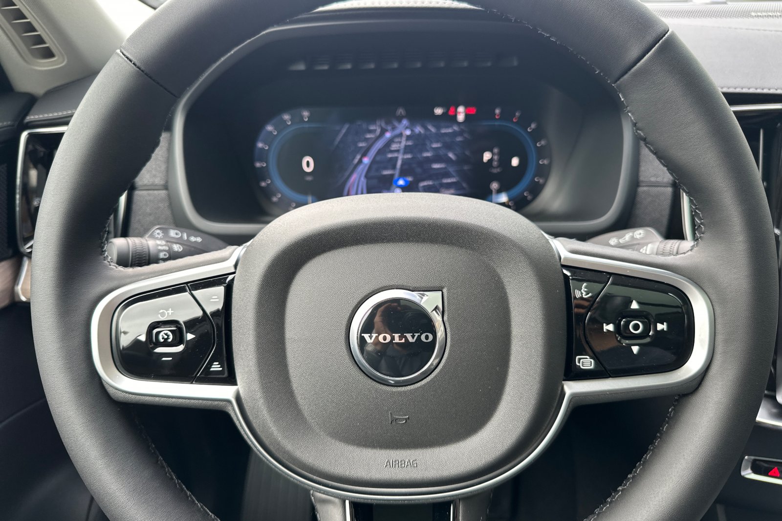 2025 Volvo XC90 Plus - Photo 23