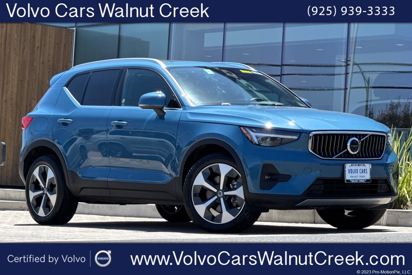 2025 Volvo XC40 B5 Plus Bright AWD's photo