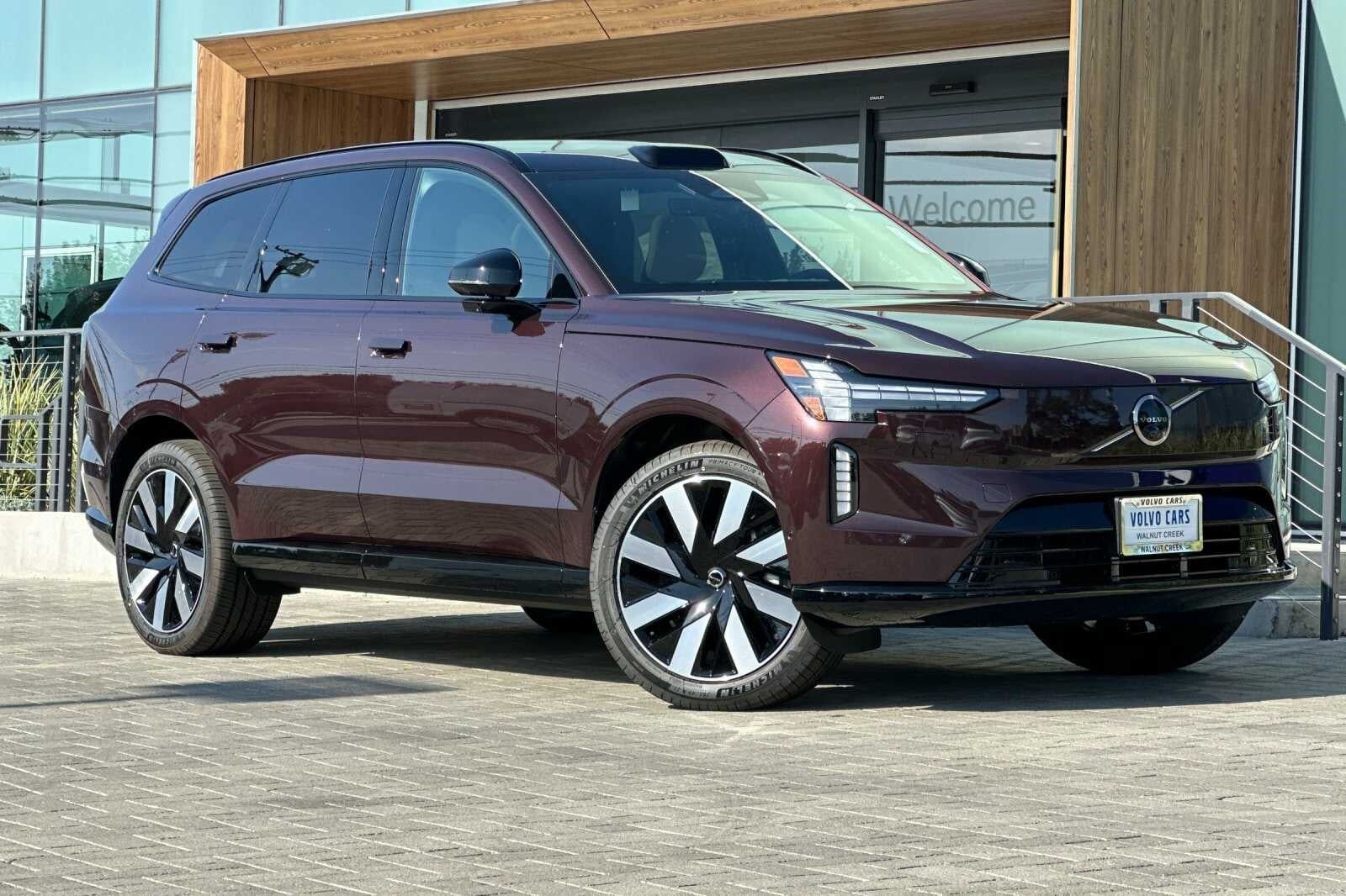 2025 Volvo EX90 Twin Motor Performance Plus photo 2