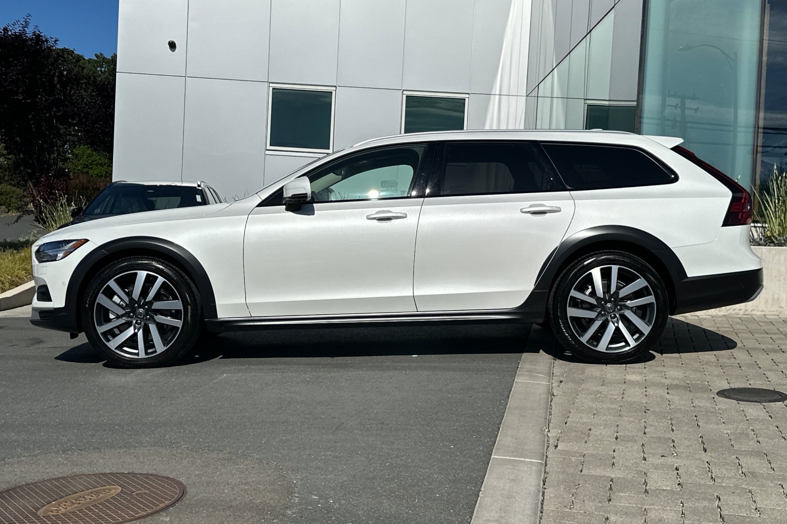 2025 Volvo V90 Cross Country Plus - Photo 7
