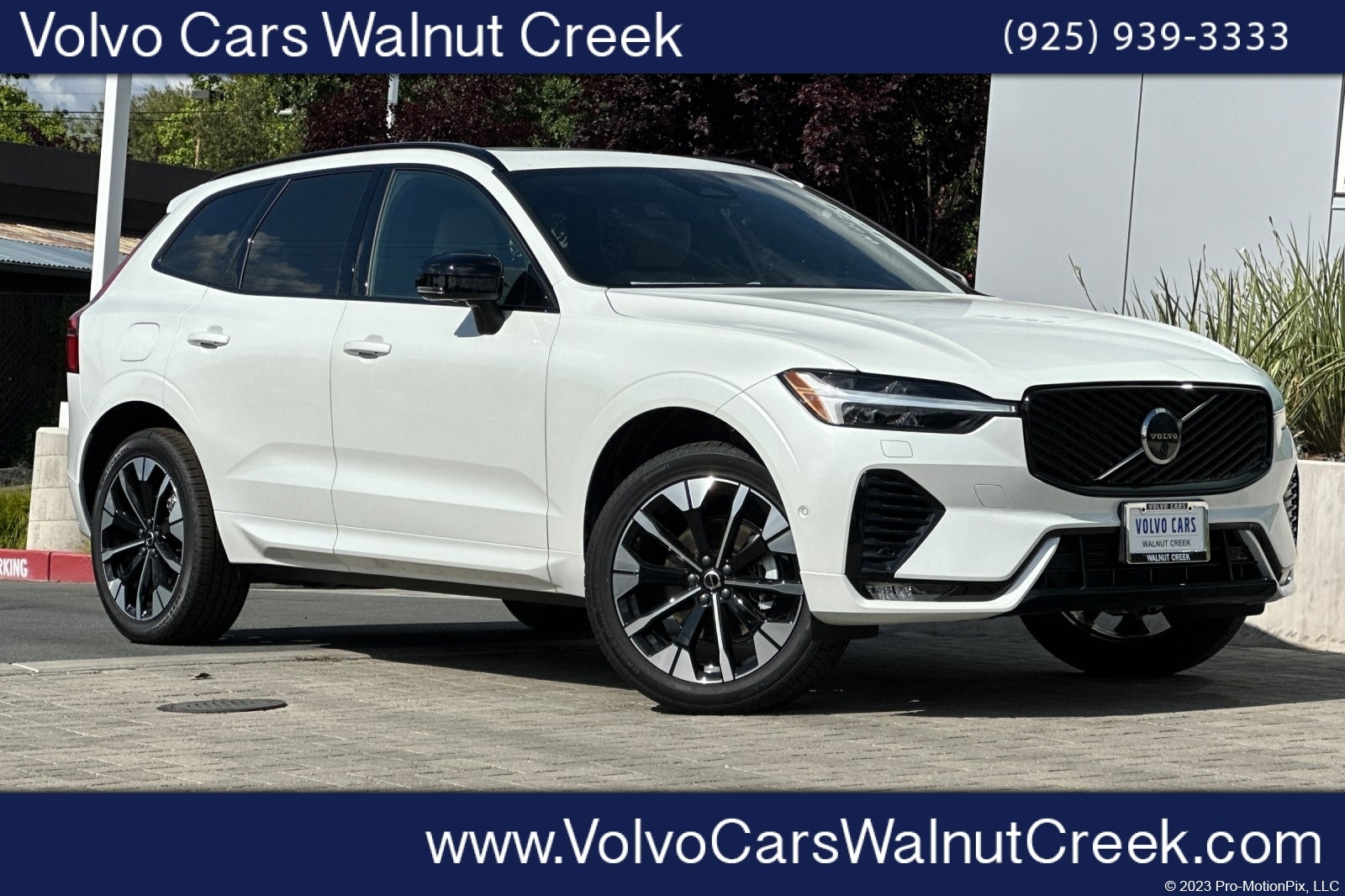 2026 Volvo XC60 B5 Plus Dark AWD's photo