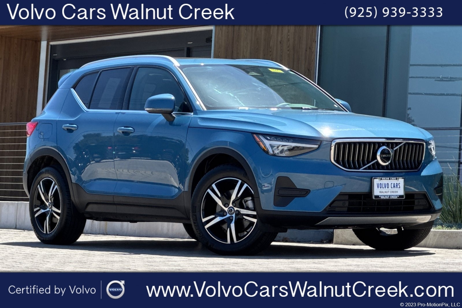 2025 Volvo XC40 B5 Core Bright AWD's photo