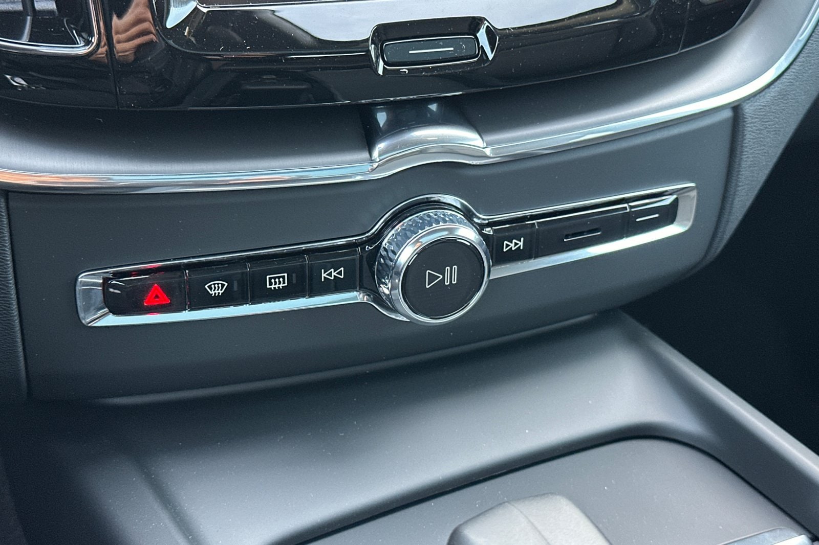 2025 Volvo XC60 Core - Photo 21