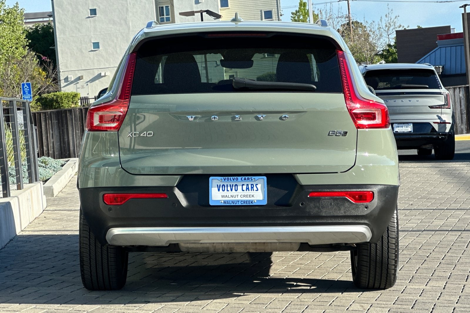 2025 Volvo XC40 B5 Plus Bright Theme photo 4