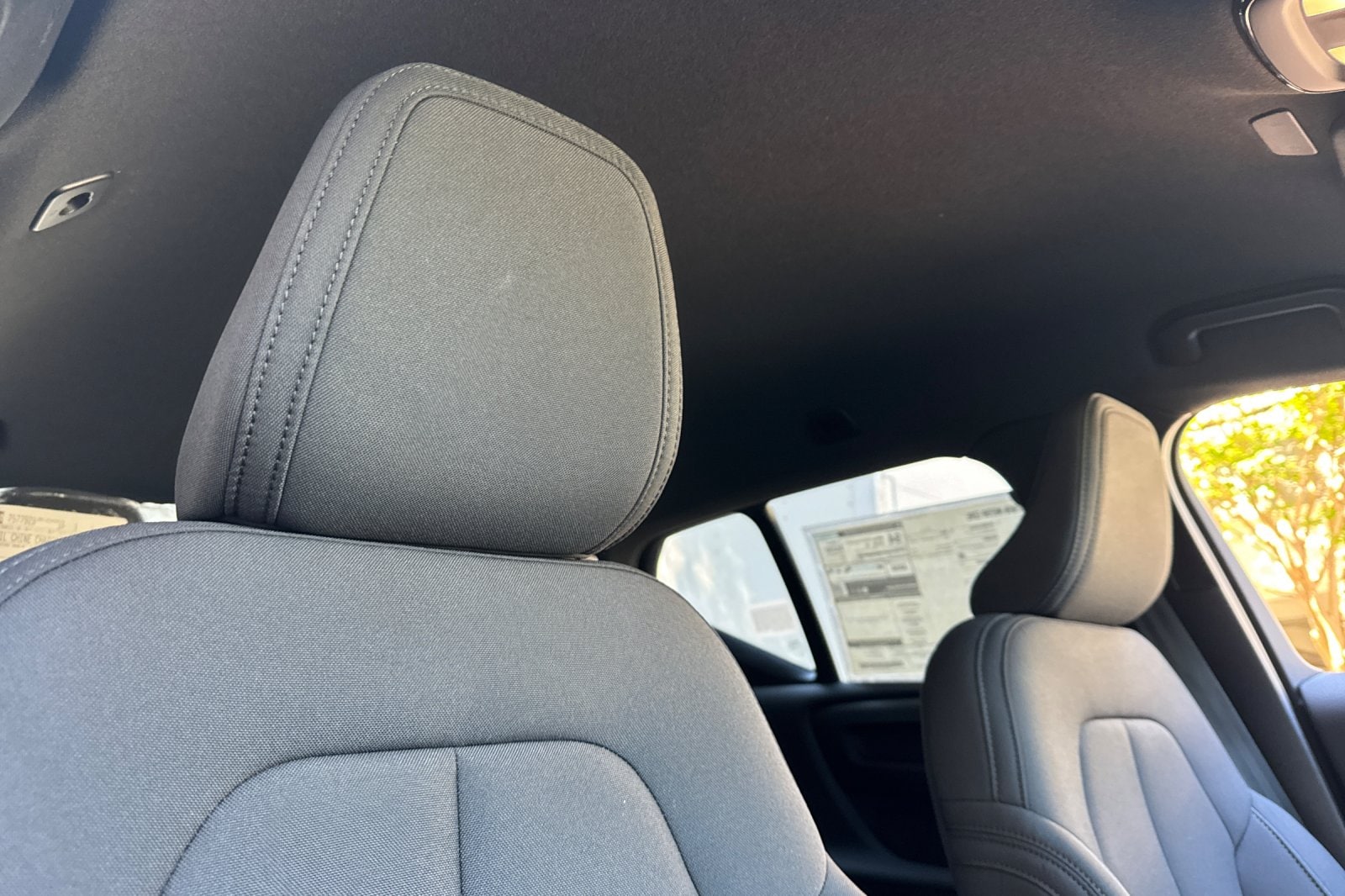2025 Volvo EX40 Core - Photo 16