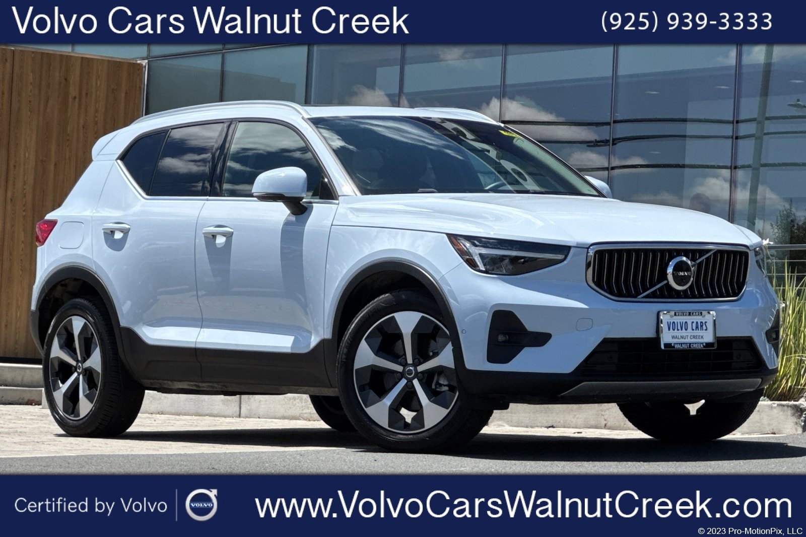 2025 Volvo XC40 B5 Plus Bright AWD's photo