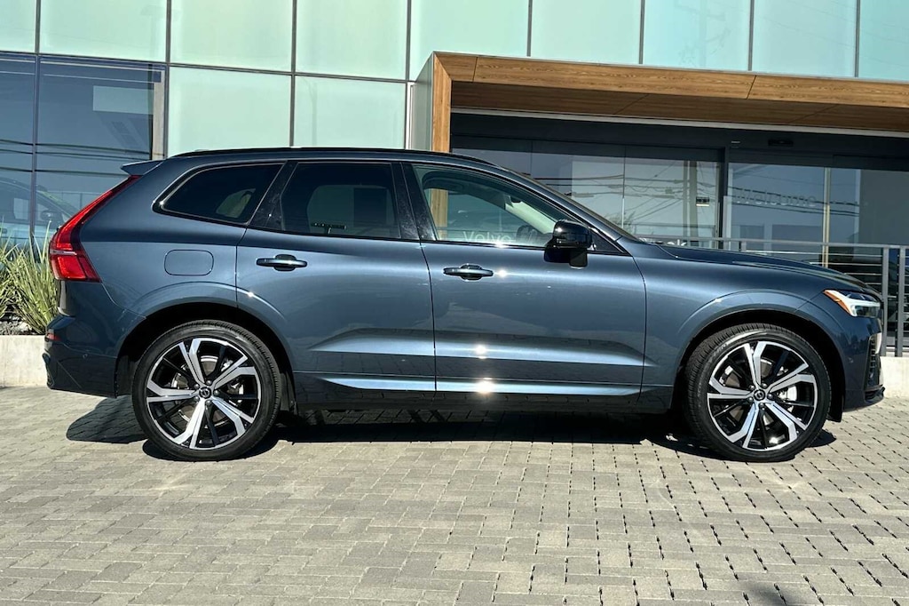 Certified 2023 Volvo XC60 Recharge Plug-In Hybrid Ultimate Dark SUV
