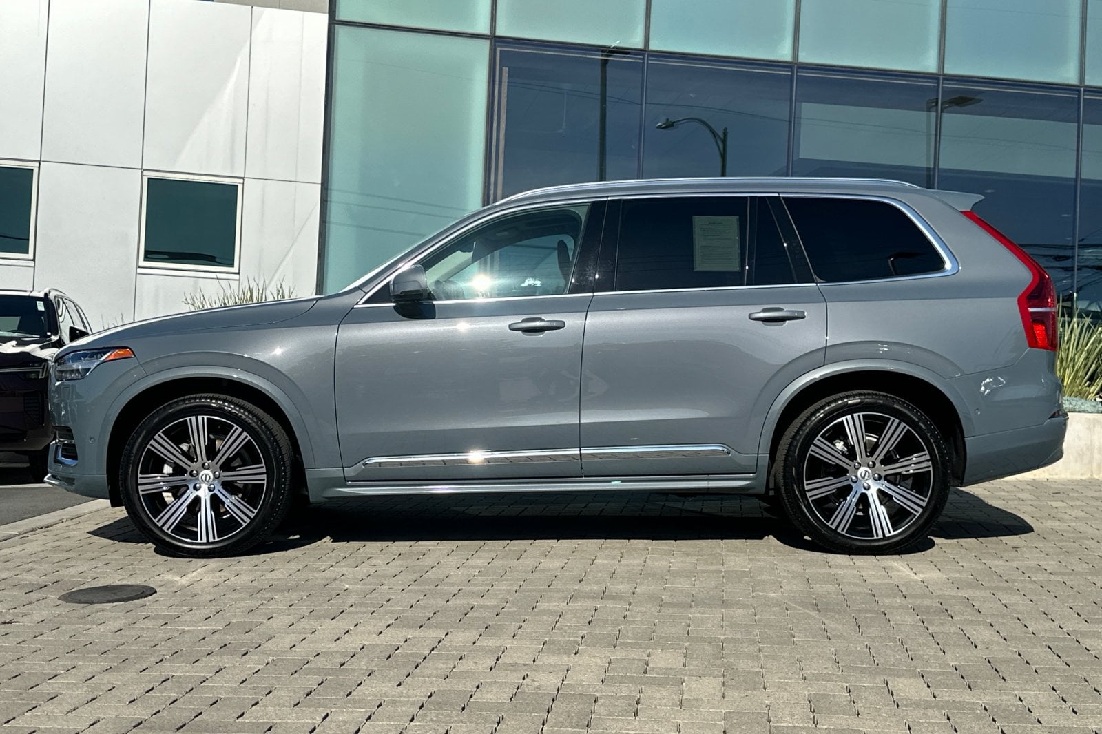 2023 Volvo XC90 B6 AWD Ultimate 6-Seater photo 6