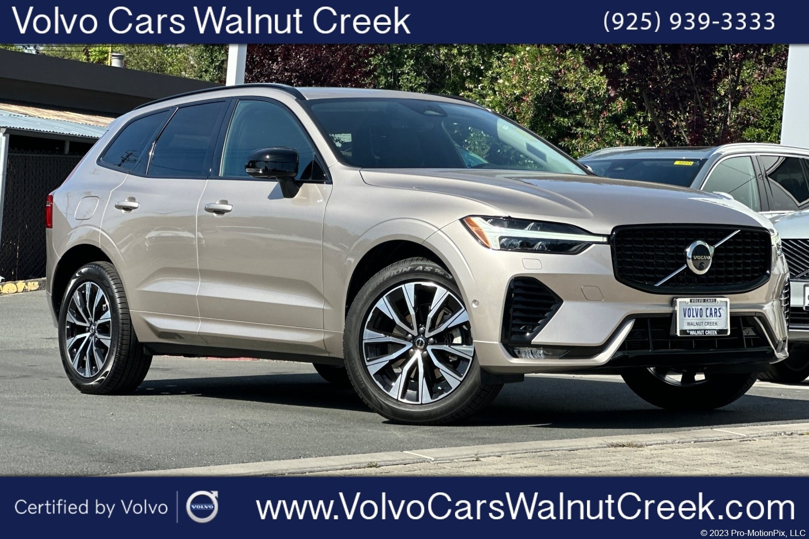 2023 Volvo XC60 B5 Plus Dark Theme AWD's photo