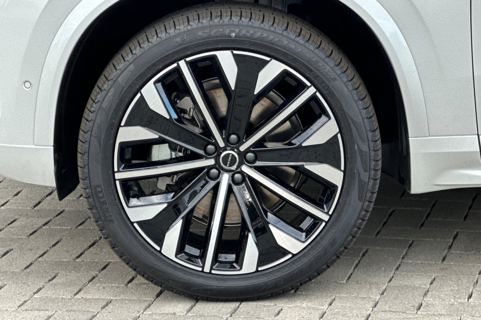 2026 Volvo XC90 Ultra - Photo 25