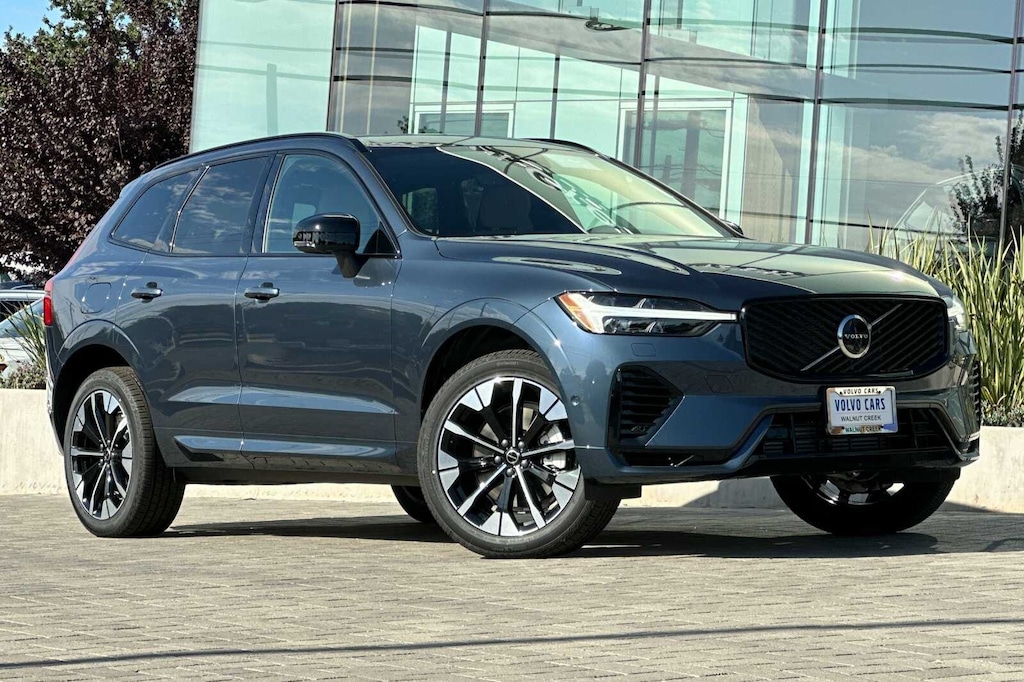 New 2026 Volvo XC60 plug-in hybrid T8 Plus SUV