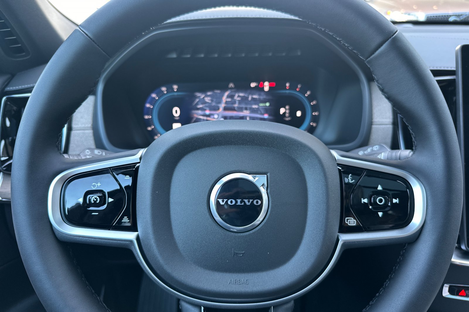 2025 Volvo XC90 Core - Photo 23