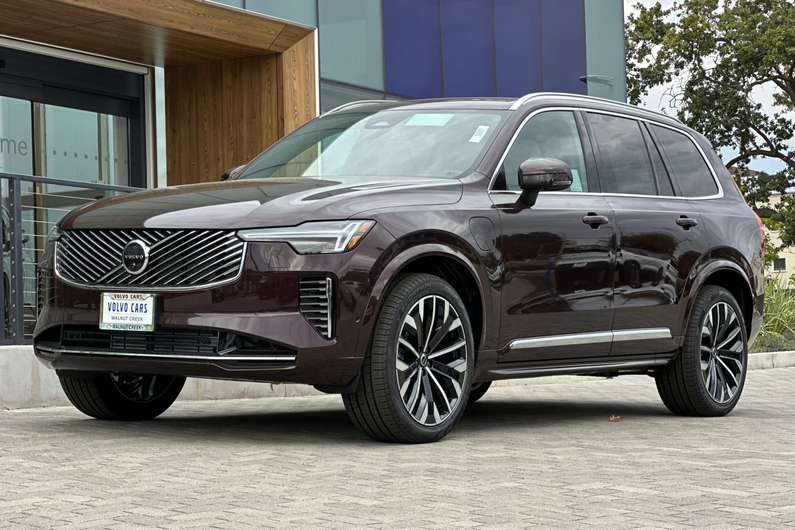 2026 Volvo XC90 Plus - Photo 8