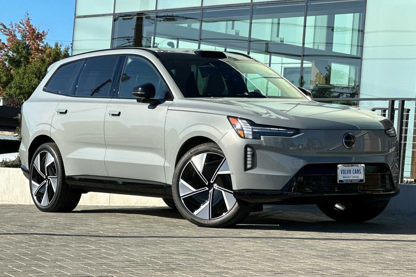 2025 Volvo EX90 Twin Motor Performance Ultra photo 2