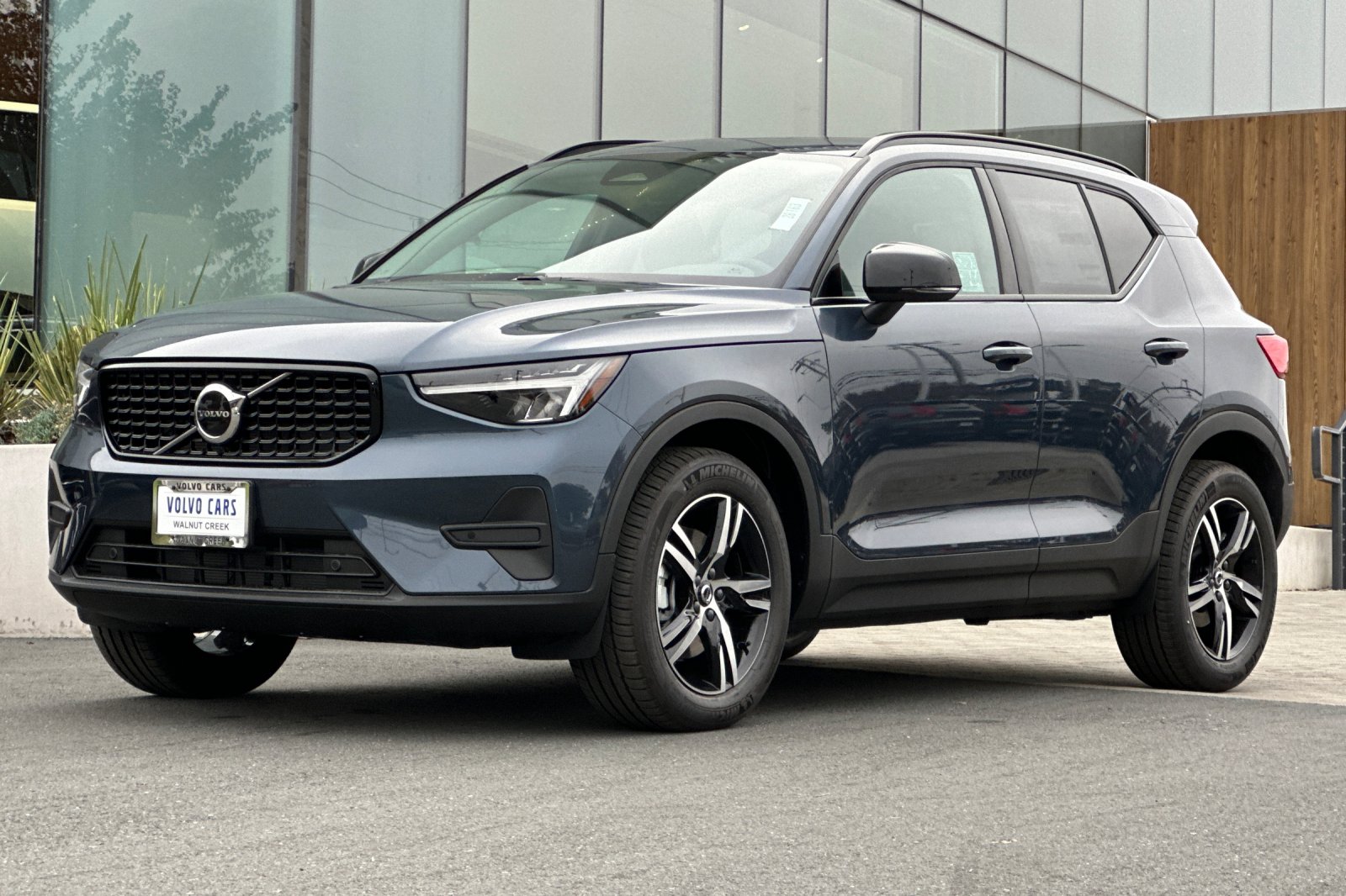 2026 Volvo XC40 Core - Photo 8