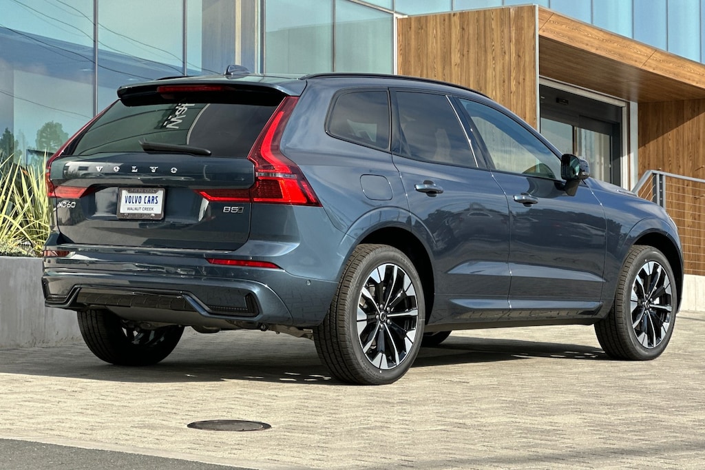 New 2026 Volvo XC60 B5 Plus SUV