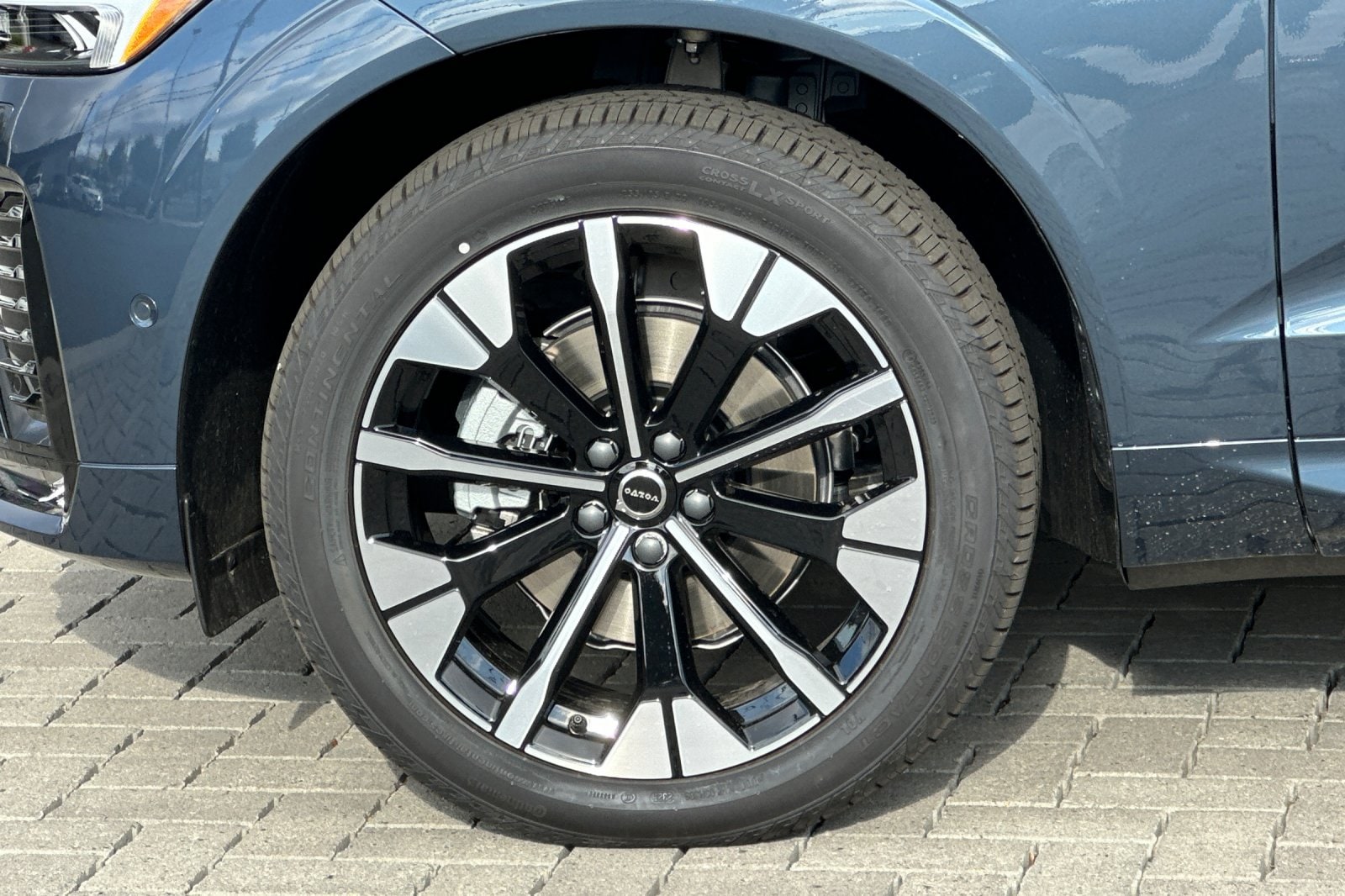 2026 Volvo XC60 Plus - Photo 25