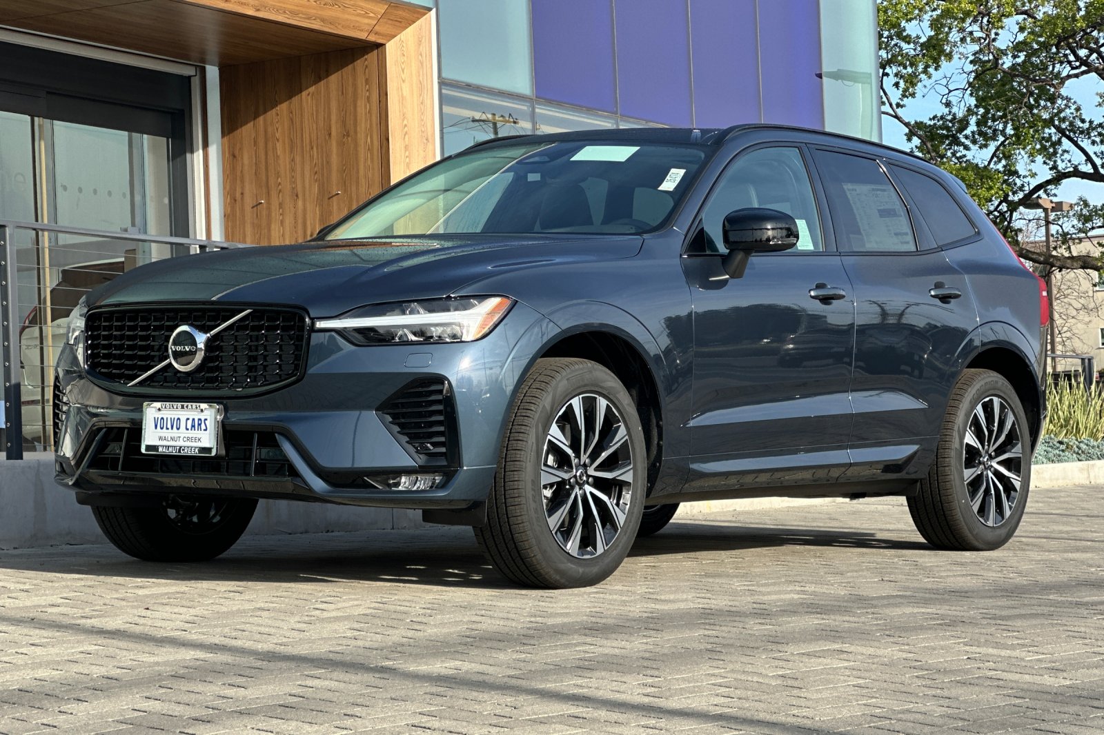 2025 Volvo XC60 Core - Photo 9
