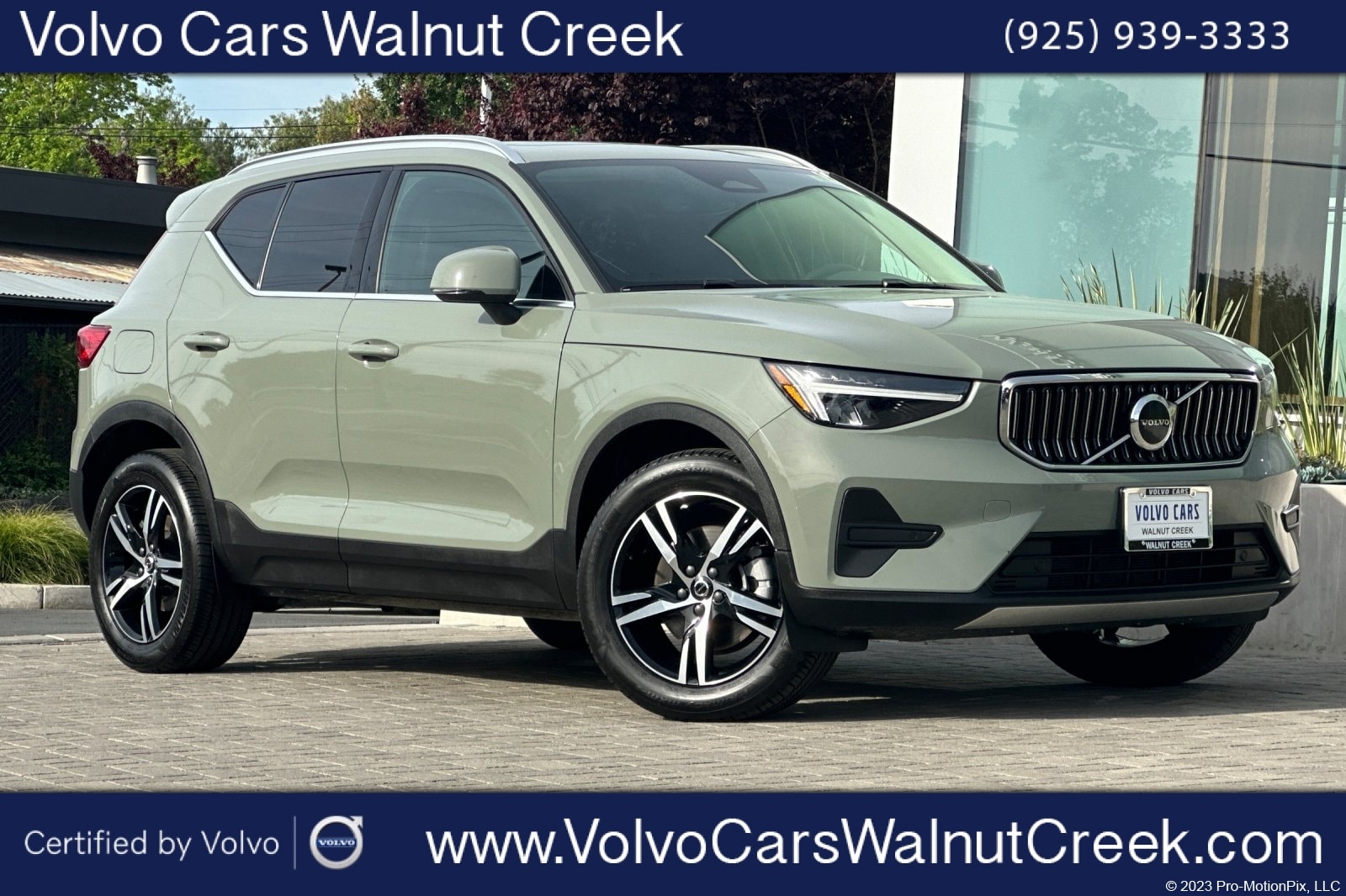 2025 Volvo XC40 B5 Core Bright Theme photo 1