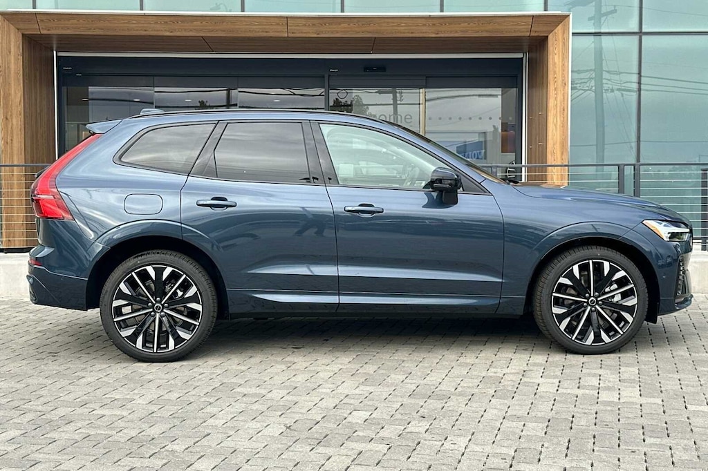 New 2026 Volvo XC60 B5 Ultra SUV