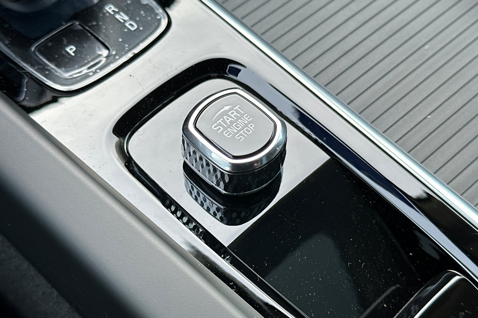 2025 Volvo XC60 Core - Photo 28